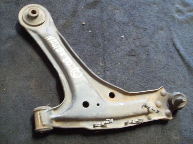 2000 CHEVROLET MALIBU LEFT SIDE FRONT SUSPENSION OEM LOWER CONTROL ARM #TA1 — 第 1/3 张图片
