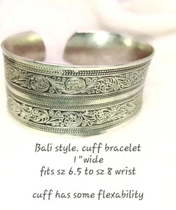 Verziertes silberfarbenes Armreif Armband. 1 Zoll breit passt Größe 6-8.  Manschette ist etwas flexibel - Bild 1 von 4