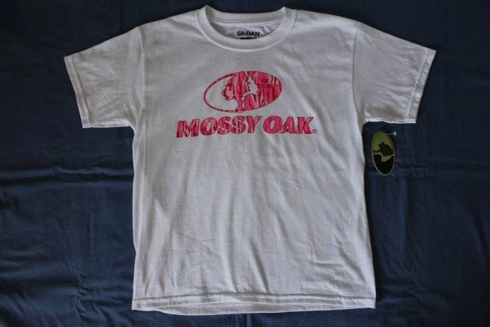 NUEVA Camiseta Gráfica Jóvenes Niñas Talla Mediana Roble Mossy Logo Blanco Rosa Camuflada Top Foto 1 de 2