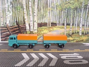 Matchbox 1968 #1e & #2d: camion e rimorchio coperti Mercedes Benz - Foto 1 di 6