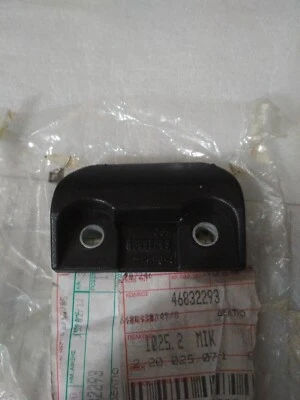 FIAT STRADA striker plate rear door !!NEW!! !!GENUINE!!  46832293 Foto 1 de 2