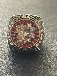 Anillo réplica Jonathan Toews- 2013 Chicago Blackhawks Stanley Cup - Imagen 1 de 3