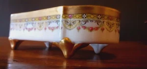Petit vide poche en porcelaine de Limoges décor fleurs et dorure JB Vers 1900 - Picture 1 of 7