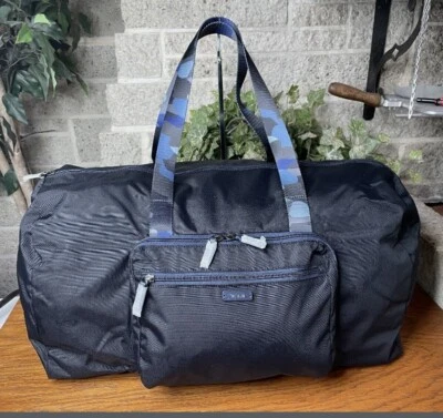 NWT TUMI NAVY CAMO BLACK PACKABLE DUFFLE FOLDABLE DUFFEL TOTE BAG TRAVEL CARRYON - Image 1 of 4