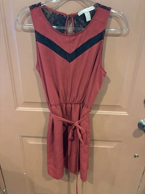 Forever 21 женщин платье без рукавов средний - Изображение 1 из 4