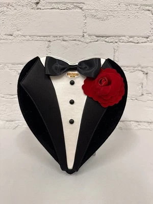 AW22 MOSCHINO Couture Jeremy Scott Esmoquin Negro Novio Pajarita Bolso en Forma de Corazón Foto 1 de 4