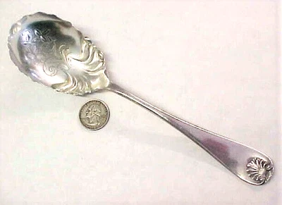 Toalla 8 1/2" Cuchara para Servir Plateado Tazón Grabado - 1889 Patrón Shell II Foto 1 de 4