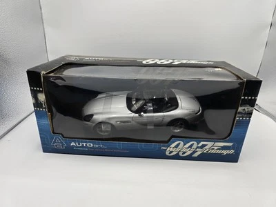 AUTO ART BMW Z8 007 (JEAMS BOND VERSION DIE OTRO DÍA FUNDIDO A PRESIÓN 1/18 70511 NUEVO Foto 1 de 4