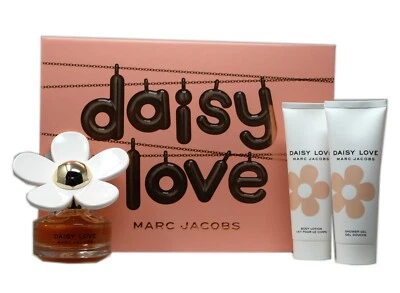 JUEGO DE REGALO DE 3 PIEZAS MARC JACOBS DAISY LOVE EAU DE TOILETTE SPRAY 50 ML/1,7 OZ. (D) Foto 1 de 2