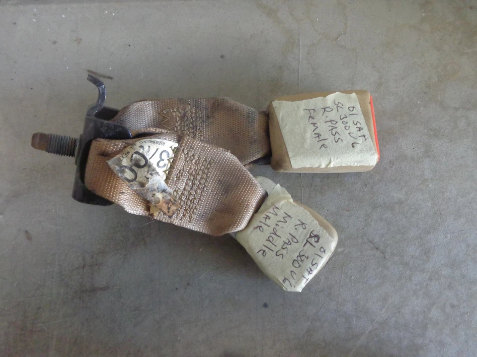 PASSENGER Rear Female & Middle FEMALE Seat Belt 93 94 95  Saturn SL1 & SL2 4DR - Imagem 1 de 1