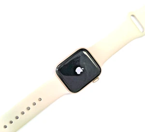 Apple Watch Series 5 40mm GPS Only - Gold - With Pink Sand Sports Band. BH 74% - Afbeelding 1 van 5