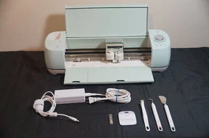Cricut Explore Air 2 with extras - Mint color - very good condition! - Picture 1 of 12