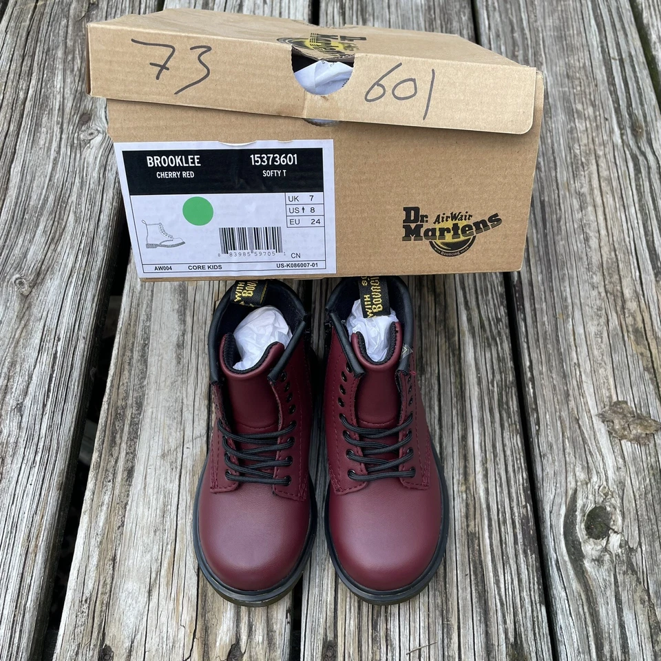 Botas Dr Martens AirWair Brooklee Rojo Cereza Suaves T Core Niños Pequeños Talla 8 EE. UU. Foto 1 de 4