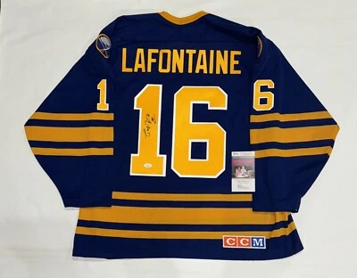 CAMISETA DE COLECCIÓN FIRMADA POR PAT LAFONTAINE CCM BUFFALO SABLES CON LICENCIA CERTIFICADO DE AUTENTICIDAD JSA Foto 1 de 3