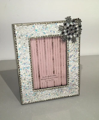 РУЧНОЙ РАБОТЫ БИСЕРОМ БЕЛЫЙ XMAS РАМКА СО СТРАЗАМИ СНЕЖИНКА 5 «X 7» СДЕЛАНО В ИНДИИ (НОВЫЙ) - Изображение 1 из 3