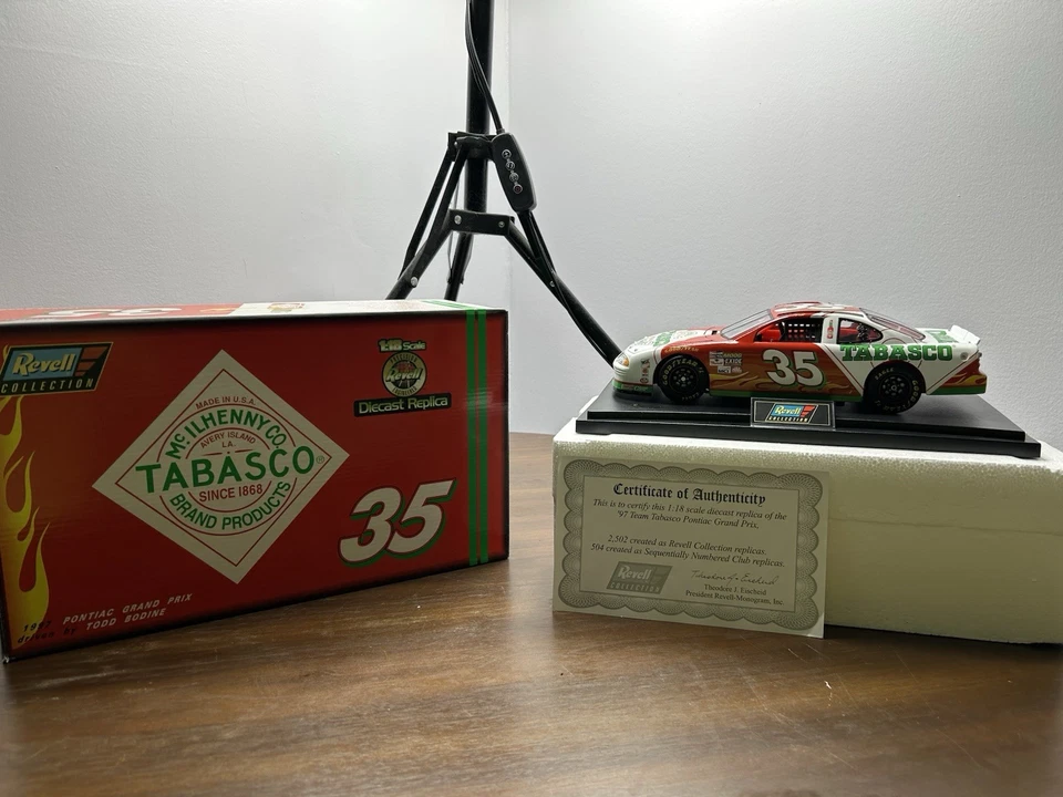 Литая модель NASCAR Tabasco Revell Todd Bodine 1:18 1997 г. Pontiac Grand Prix. - Изображение 1 из 4