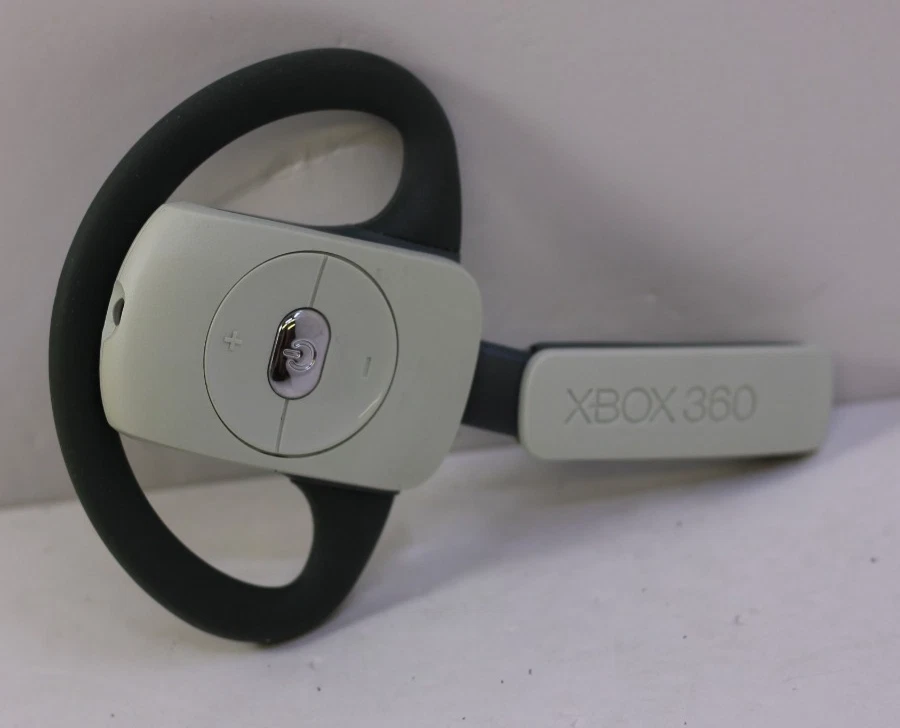 Microsoft Xbox 360 White Wireless Bluetooth Single Earpiece Headset - Image 1 of 4