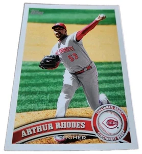 2011 Topps #113 Arthur Rhodes Cincinnati Reds MLB Baseball Card (B7 - Picture 1 of 2