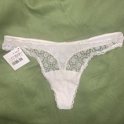 La Perla Ivory Lace Panties Size 4 USA Large Made In Italy NWT - Image 1 of 4