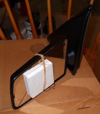 Espelho manual Chevrolet S10 GMC S15 LH novo na caixa 1995-2004 - Imagem 1 de 2