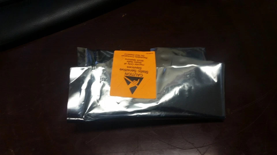 HP 530945-001 Backplane Panel Control Board PCA 2 HDD SAS for DL180 G6 Server - Image 1 of 2