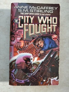 The City Who Fought by Anne McCaffrey; S. M. Stirling - Foto 1 di 2