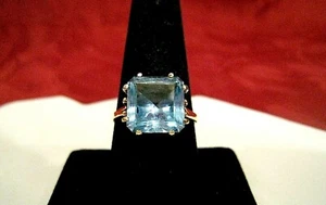 14K YELLOW GOLD LARGE CUSHION BLUE TOPAZ GEM STONE SOLITAIRE LADIES RING SIZE 9 - Picture 1 of 10