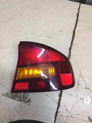 00 01 02 03 04 Subaru Legacy SEDAN Passenger Side Tail Light OEM 4 Door  - Image 1 of 2