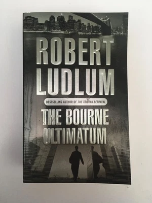 The Bourne Ultimatum - Robert Ludlum PB - Image 1 of 2