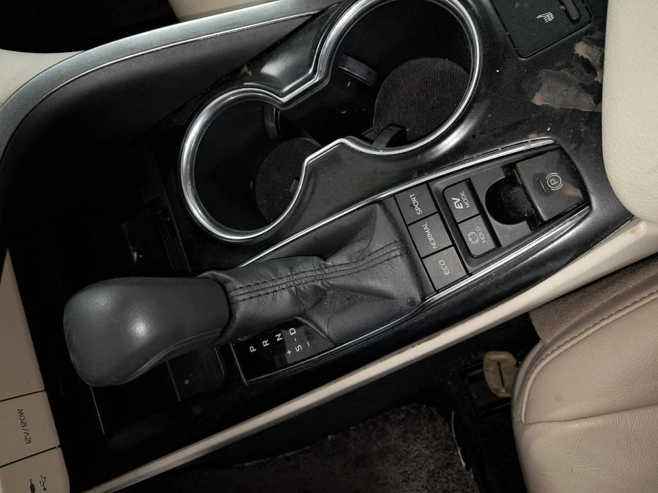 2019 Toyota Camry Shifter Handle OEM Used FWD 2.50L 120K Miles - Image 1 of 4