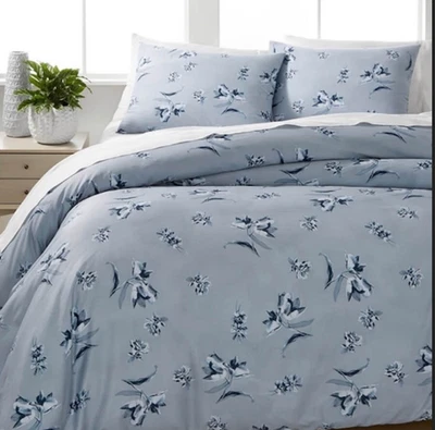 Calvin Klein Tulip 3P Full queen duvet cover Shams Set - Image 1 of 4
