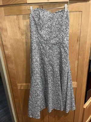 Vestido remolino cachemir sin tirantes White House Black Market talla 8 forrado calce y acampanado Foto 1 de 4