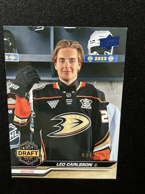 23-24 UD Extended Hockey Deluxe Parallel Draft RC 736 Leo Carlsson /250 - Image 1 of 2