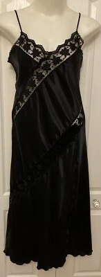 Vestido de noche vintage Colesce Couture negro satinado líquido encaje con abertura grande Foto 1 de 4