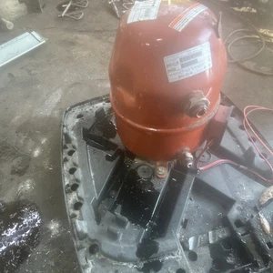 COMPRESOR TRANE GH483-JJ1-GA USADO Muy pocas horas - Imagen 1 de 4