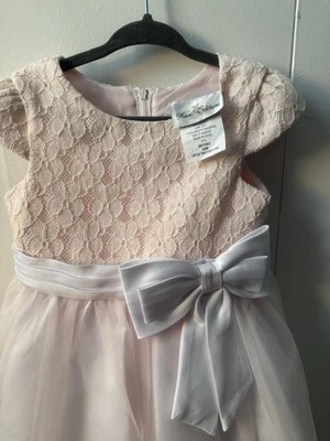 Vestido rosa claro para niñas pequeñas Foto 1 de 4