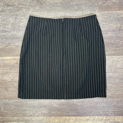 Alyn Paige Black and White Pinstripe Pencil Skirt size 10 B166 - Image 1 of 4