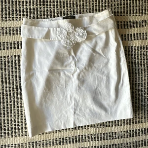 The limited Size 4 white pencil skirt - Picture 1 of 6