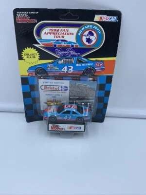 1992 年粉丝欣赏之旅布里斯托尔理查德·佩蒂汽车 43 1/64 压铸车 — 第 1/2 张图片