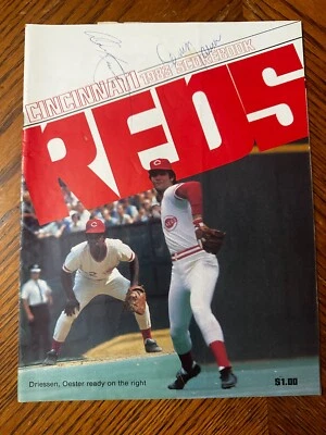 Cincinnati Reds & New York Mets Program Baseball 1980s SIGNED BY SEVERAL PLAYERS - Image 1 of 4