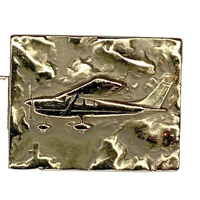 Avión de utilería de colección volando a través de las nubes 43 mm clip de cocodrilo de bronce Foto 1 de 4