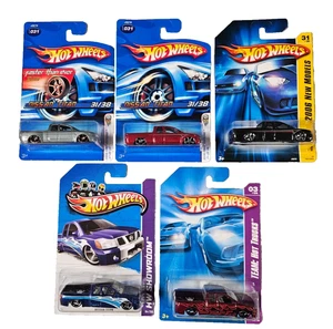 Hot Wheels Nissan Titan Lot of 5 Nice Cards CASE FRESH - Picture 1 of 2