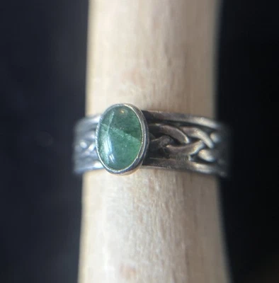 VINTAGE STERLING SILVER SCROLLING GREEN AVENTURINE  STONE SIZE 8 RING CELTIC Foto 1 de 4