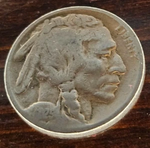 1925 P - Buffalo Nickel - - Picture 1 of 2