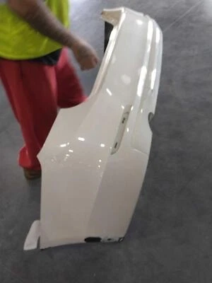 Conjunto de parachoques trasero usado se adapta a: BMW 320I SDN 2015 sin equipamiento aerodinámico M Foto 1 de 4