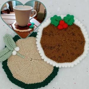 🎄KNITTING PATTERN ☕Christmas 🔔 DK Coasters Coffee Tea Gift Charity EASY Holly - Picture 1 of 12