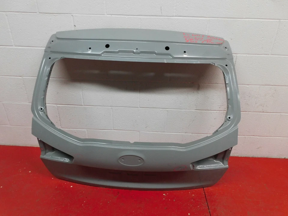 2011 2012 2013 KIA FORTE 5 HATCHBACK REAR LIFTGATE SHELL OEM Foto 1 de 4