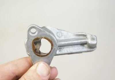 Soporte de montaje de válvula EGR IZQUIERDO MERCEDES GL450 ML350 S550 CLK350 CL550 2721420115 Foto 1 de 4