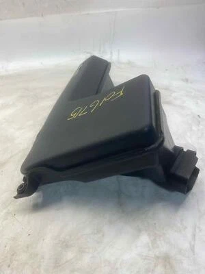 13 INFINITI JX35 Air Cleaner - Image 1 of 2