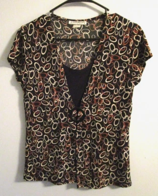 Claudia Richard 多色几何图案带黑色底层帽袖上衣 - S 码 — 第 1/4 张图片